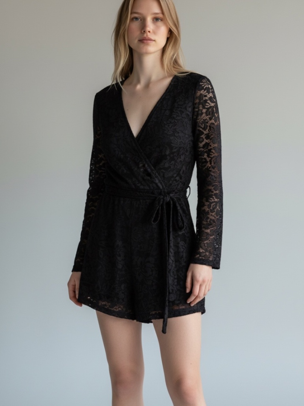 Saylor Black Lace Romper Size Large Elegant Patterned Long Sleeve V-Neck